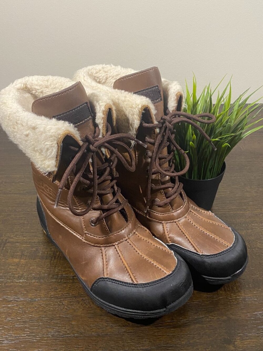 UGG Australia Butte II CWR - Women's 8